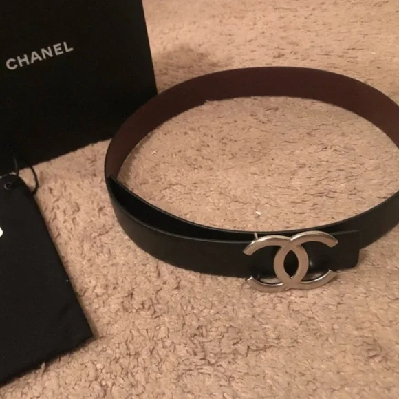 Reversible Chanel belt - Picture 1 of 3